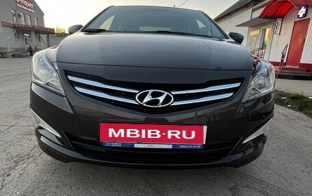 Hyundai Solaris II рестайлинг, 2015 год, 1 085 000 рублей, 18 фотография