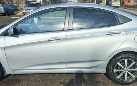 Hyundai Solaris II рестайлинг, 2011 год, 670 000 рублей, 3 фотография