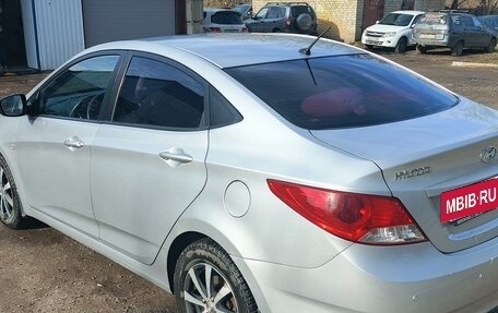 Hyundai Solaris II рестайлинг, 2011 год, 670 000 рублей, 4 фотография