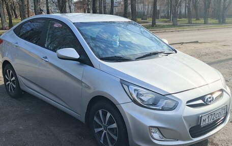 Hyundai Solaris II рестайлинг, 2011 год, 670 000 рублей, 6 фотография