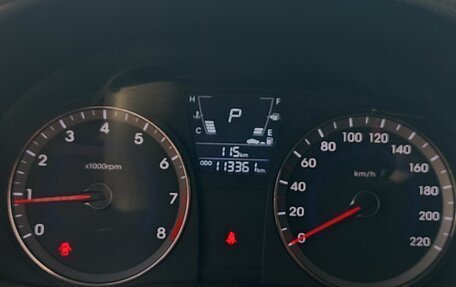 Hyundai Solaris II рестайлинг, 2011 год, 670 000 рублей, 9 фотография