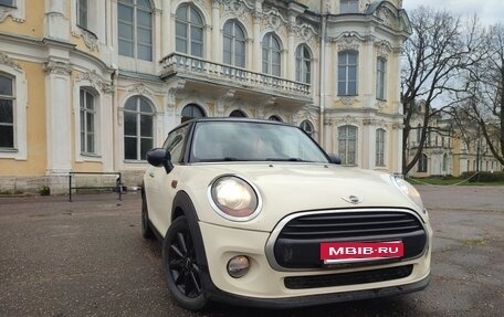 MINI Hatch, 2017 год, 1 540 000 рублей, 2 фотография