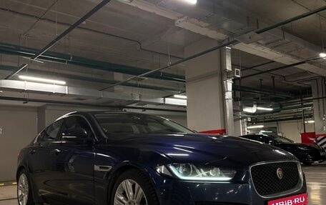 Jaguar XE I рестайлинг, 2015 год, 1 300 000 рублей, 2 фотография
