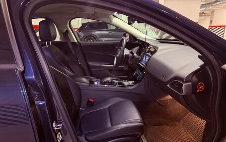 Jaguar XE I рестайлинг, 2015 год, 1 300 000 рублей, 16 фотография
