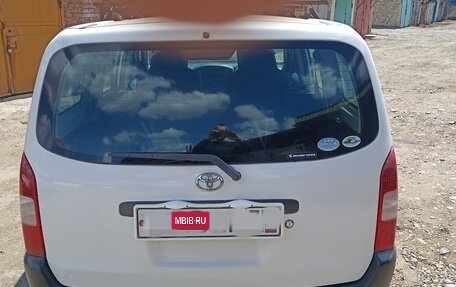 Toyota Probox I, 2011 год, 655 000 рублей, 2 фотография