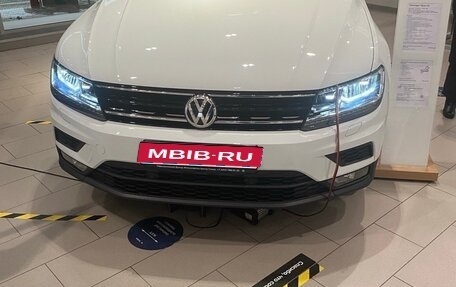 Volkswagen Tiguan II, 2020 год, 2 700 000 рублей, 1 фотография