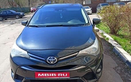 Toyota Avensis III рестайлинг, 2017 год, 2 700 000 рублей, 1 фотография