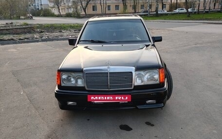 Mercedes-Benz E-Класс, 1992 год, 500 000 рублей, 2 фотография