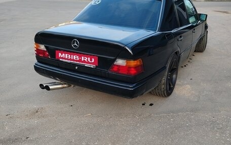 Mercedes-Benz E-Класс, 1992 год, 500 000 рублей, 5 фотография