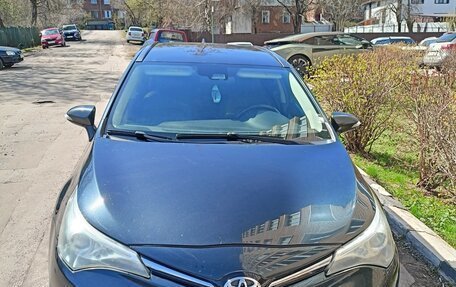Toyota Avensis III рестайлинг, 2017 год, 2 700 000 рублей, 2 фотография
