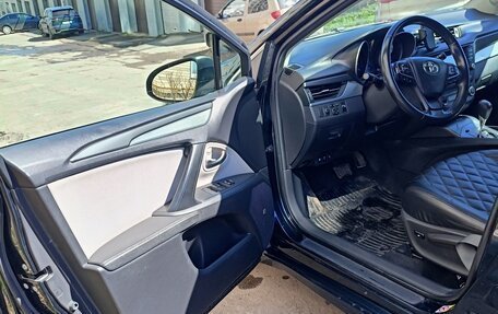 Toyota Avensis III рестайлинг, 2017 год, 2 700 000 рублей, 13 фотография