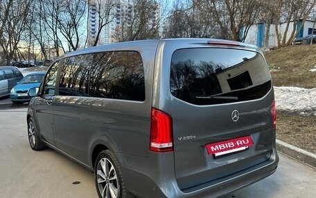 Mercedes-Benz V-Класс, 2022 год, 5 350 000 рублей, 3 фотография
