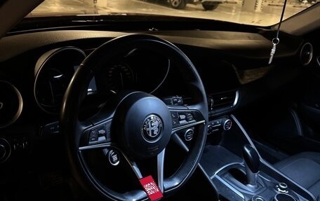 Alfa Romeo Giulia II, 2019 год, 2 850 000 рублей, 13 фотография