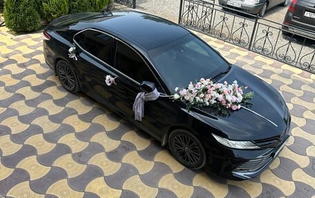 Toyota Camry, 2018 год, 3 300 000 рублей, 2 фотография