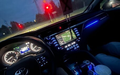Toyota Camry, 2018 год, 3 300 000 рублей, 3 фотография