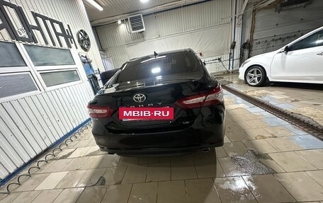 Toyota Camry, 2018 год, 3 300 000 рублей, 8 фотография