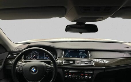 BMW 7 серия, 2012 год, 2 900 000 рублей, 15 фотография
