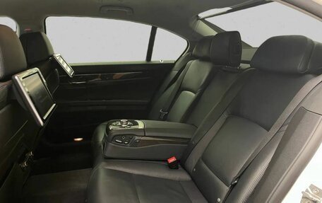 BMW 7 серия, 2012 год, 2 900 000 рублей, 21 фотография