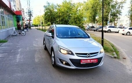 Opel Astra J, 2013 год, 1 фотография