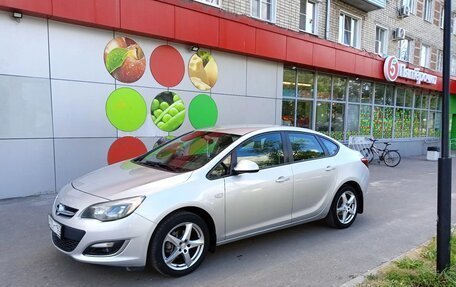 Opel Astra J, 2013 год, 4 фотография
