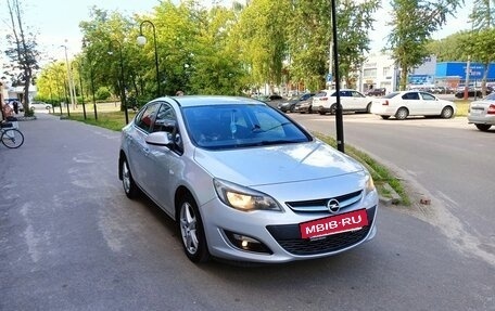 Opel Astra J, 2013 год, 3 фотография