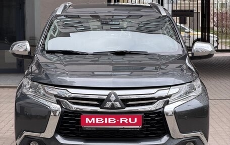 Mitsubishi Pajero Sport III рестайлинг, 2019 год, 3 400 000 рублей, 2 фотография