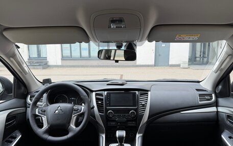 Mitsubishi Pajero Sport III рестайлинг, 2019 год, 3 400 000 рублей, 11 фотография