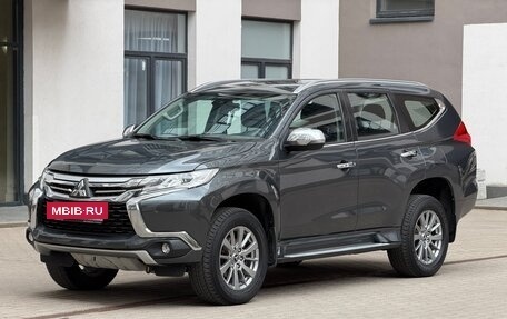 Mitsubishi Pajero Sport III рестайлинг, 2019 год, 3 400 000 рублей, 3 фотография