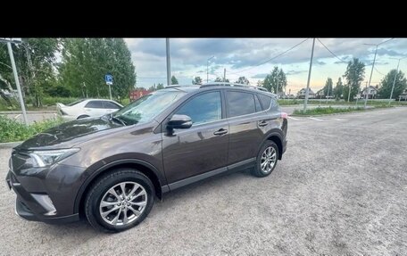 Toyota RAV4, 2019 год, 3 360 000 рублей, 8 фотография