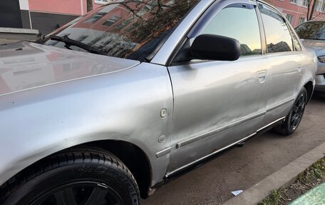 Audi A4, 1998 год, 260 000 рублей, 4 фотография