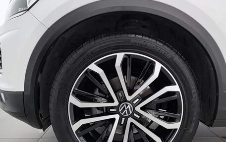 Volkswagen T-Roc I, 2022 год, 1 386 000 рублей, 17 фотография