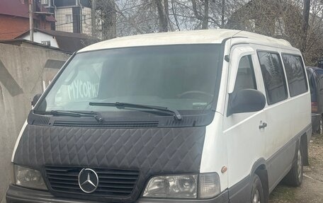 SsangYong Istana, 2003 год, 650 000 рублей, 2 фотография