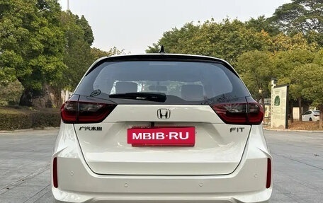 Honda Fit, 2021 год, 1 010 000 рублей, 7 фотография