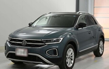 Volkswagen T-Roc I, 2024 год, 1 808 007 рублей, 1 фотография