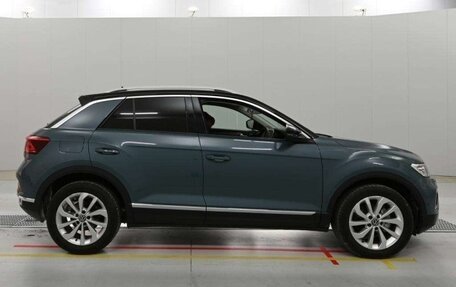 Volkswagen T-Roc I, 2024 год, 1 808 007 рублей, 3 фотография
