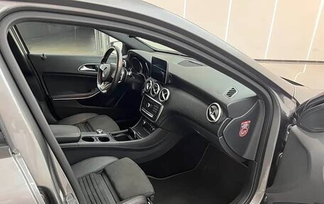 Mercedes-Benz A-Класс, 2017 год, 1 700 000 рублей, 10 фотография