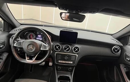 Mercedes-Benz A-Класс, 2017 год, 1 700 000 рублей, 8 фотография