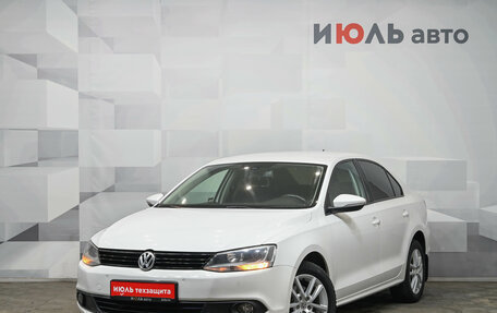 Volkswagen Jetta VI, 2013 год, 950 000 рублей, 2 фотография