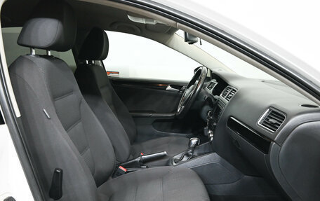 Volkswagen Jetta VI, 2013 год, 950 000 рублей, 11 фотография