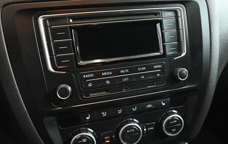 Volkswagen Jetta VI, 2013 год, 950 000 рублей, 15 фотография