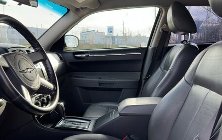 Chrysler 300C II, 2004 год, 815 000 рублей, 6 фотография