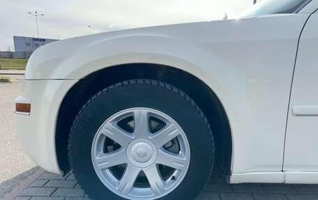 Chrysler 300C II, 2004 год, 815 000 рублей, 12 фотография