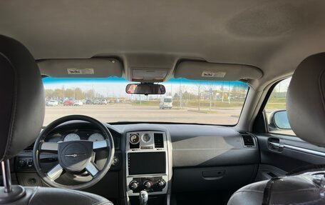 Chrysler 300C II, 2004 год, 815 000 рублей, 5 фотография