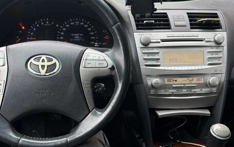 Toyota Camry, 2011 год, 820 000 рублей, 7 фотография
