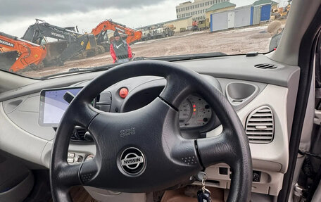 Nissan Tino, 2001 год, 289 000 рублей, 2 фотография