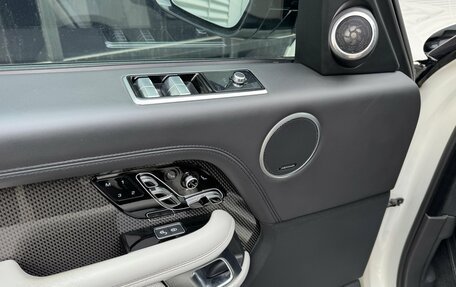 Land Rover Range Rover IV рестайлинг, 2019 год, 8 000 000 рублей, 22 фотография