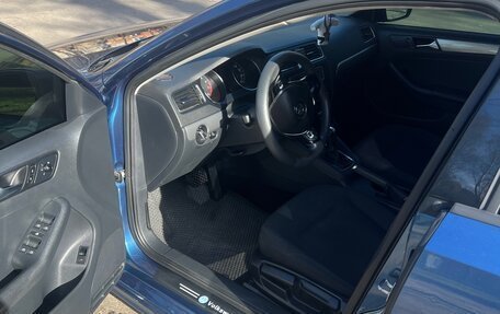 Volkswagen Jetta VI, 2015 год, 940 000 рублей, 2 фотография