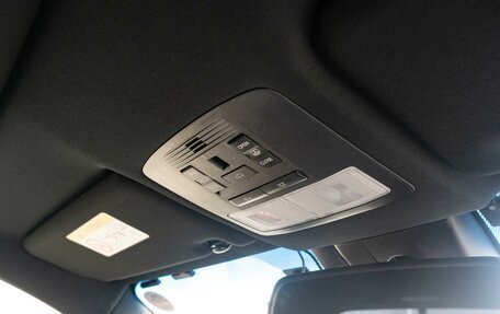 Toyota Harrier, 2018 год, 3 500 000 рублей, 25 фотография