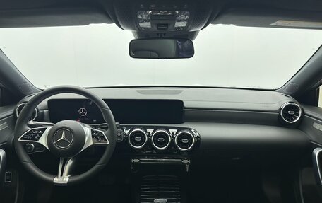Mercedes-Benz A-Класс, 2023 год, 2 280 000 рублей, 10 фотография