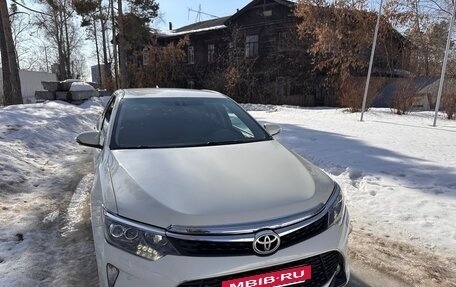 Toyota Camry, 2017 год, 1 700 000 рублей, 2 фотография